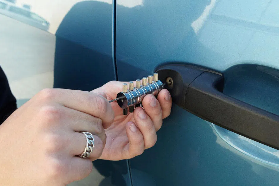 Miami Lock Master Miami, FL 305-908-3099 - automotive-keys-cut