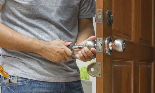 Miami Lock Master Miami, FL 305-908-3099 - residential-lock-out